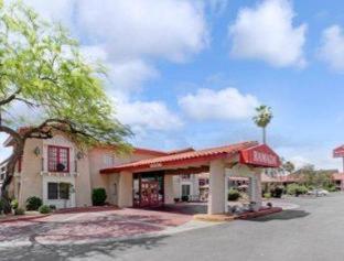 Days Inn By Wyndham Tucson City Center Zimmer foto